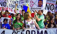 Manifestaciones en España contra recortes en educación 