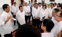El presidente de Indonesia hace público com ponentes del nuevo gobierno