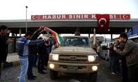 Participan kurdos iraquíes en lucha contra Estado Islámico en Siria