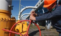 Acuerdan Rusia y Ucrania reanudar abastecimiento de combustibles