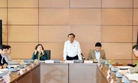 Prosiguen debates en sesiones del parlamento de Vietnam