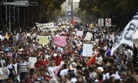 Protestas estudiantiles exigen esclarecer paradero de 43 estudiantes desaparecidos