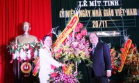 Dirigente vietnamita felicita a maestros de la Academia de Policía del Pueblo