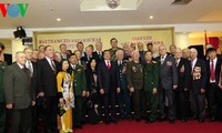 Se reúnen veteranos de Vietnam y Ucrania
