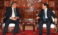 Recibe presidente de Vietnam a saliente embajador  chileno