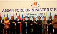 Vietnam mantiene esfuerzos con ASEAN para construir una entidad unida y competente 