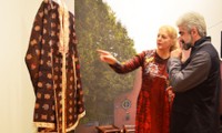 Inauguran exposición de túnicas antiguas
