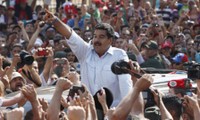 Venezolanos reciben al presidente Nicolás Maduro tras visitas extranjeras