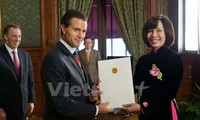 Nueva embajadora vietnamita presenta cartas credenciales al presidente de México
