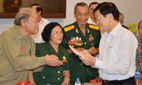 Presidente de Vietnam, Truong Tan Sang visita a exprisioneros de la guerra con motivo del Tet 2015