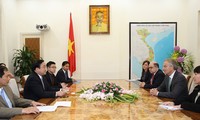 Recibe vice primer ministro vietnamita a ex jefe del gobierno británico
