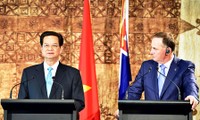 Sostienen conversaciones entre Primer Ministro de Vietnam y Nueva Zelanda 