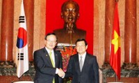 Presidente vietnamita recibe al presidente del Parlamento de Corea del Sur
