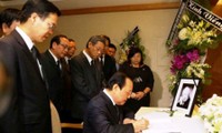 Dirigentes vietnamitas envían condolencias por el fallecimiento de Lee Kuan Yew