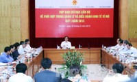 Premier vietnamita urge a cumplir tareas de desarrollo socioeconómico en 2015