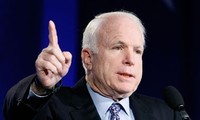 Nombrado McCain nuevo asesor del presidente ucraniano 