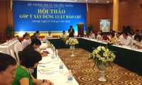 Conferencia de consulta sobre la nueva ley de Prensa de Vietnam