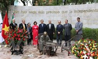 Homenajean al presidente Ho Chi Minh en México
