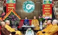 Felicitan a dignatarios budistas en aniversario 2559 del natalicio de Buda