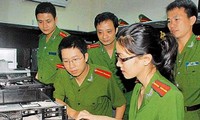 Presidente de Vietnam pondera aportes de policías de prevención de delitos tecnológicos 