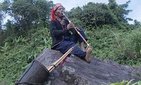 Seductor sonido de flauta de étnicos en Truong Son