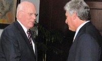 Senadores estadounidenses visitan Cuba para promover normalización de relaciones 