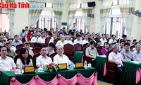 Contacta presidente del Parlamento con electores en provincia Ha Tinh