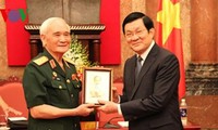 Presidente vietnamita en encuentro con veteranos del Frente de Tay Nguyen