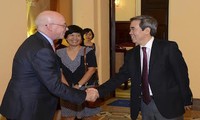 Recibe gobernador del Banco Estatal de Vietnam al saliente representante de FMI 