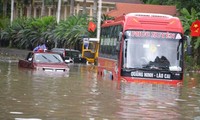 Premier vietnamita ordena superación de consecuencias de las inundaciones 