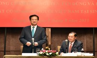  Premier sostiene un encuentro con los vietnamitas en Singapur