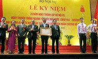 Celebra Vietnam aniversario 70 de fundación del Ministerio del Interior
