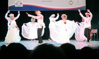 Velada de danza folclórica de Panamá en saludo a 40 años de relaciones diplomáticas con Vietnam