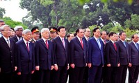 Máximos dirigentes de Vietnam asisten a actos de gratitud en ocasión del Día Nacional