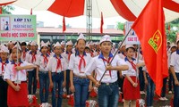 Dirigentes vietnamitas participan en actos de comienzo del año escolar 2015 - 2016