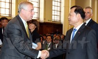 Vietnam y Reino Unido fomentan cooperación pública - privada