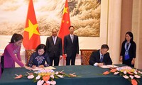 Vietnam y China fortalecen relaciones de cooperación multifacética y de amistad tradicional 