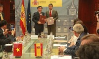Vietnam y España firman acuerdo de apoyo jurídico penal
