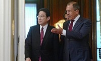 Rusia y Japón discuten la firma de un tratado de paz