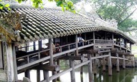 Visita al puente Thanh Toan en  Hue