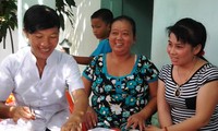 Mujeres del distrito Hon Dat se ayudan en desarrollo económico 