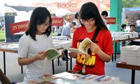 Festival de Libros de Hanoi 2015 en honor de patrimonios capitalinos