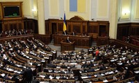 Parlamento ucraniano aprueba borrador a favor de soldados extranjeros 