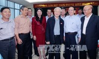 Máximos dirigentes de Vietnam contactan con electores en vísperas de X reunión parlamentaria