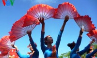 Compatriotas Cham en Ninh Thuan celebran Festival Kate con alegría 