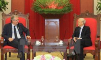 Partidos Comunistas de Vietnam y Francia consolidan relaciones