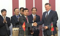 Vietnam y Bielorrusia determinados en fortalecer cooperación económica y comercial bilateral