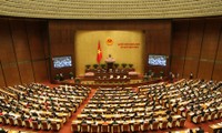 Diputados vietnamitas exhortan al desarrollo económico sostenible nacional