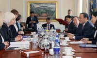 Vietnam e Islandia fortalecen cimientos para una cooperación más práctica