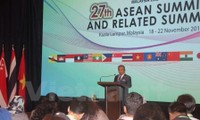 Vietnam participa en 27 Cumbre de ASEAN para promover la cooperación y solidaridad regional
